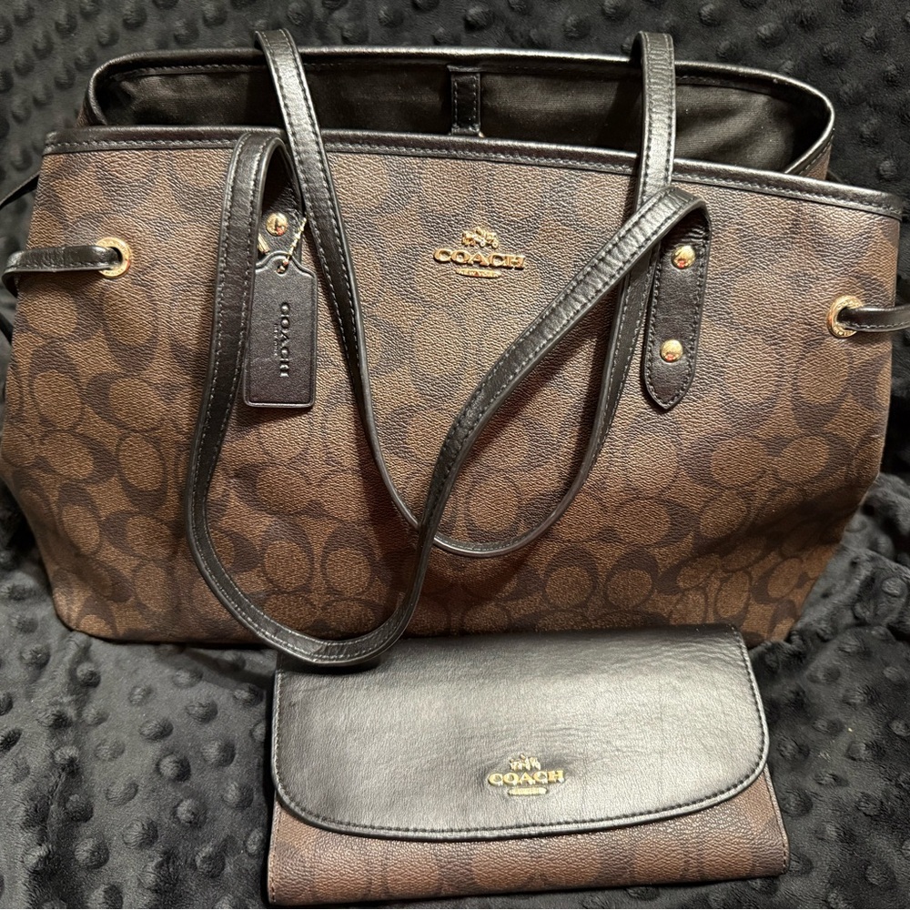 Coach purse/wallet